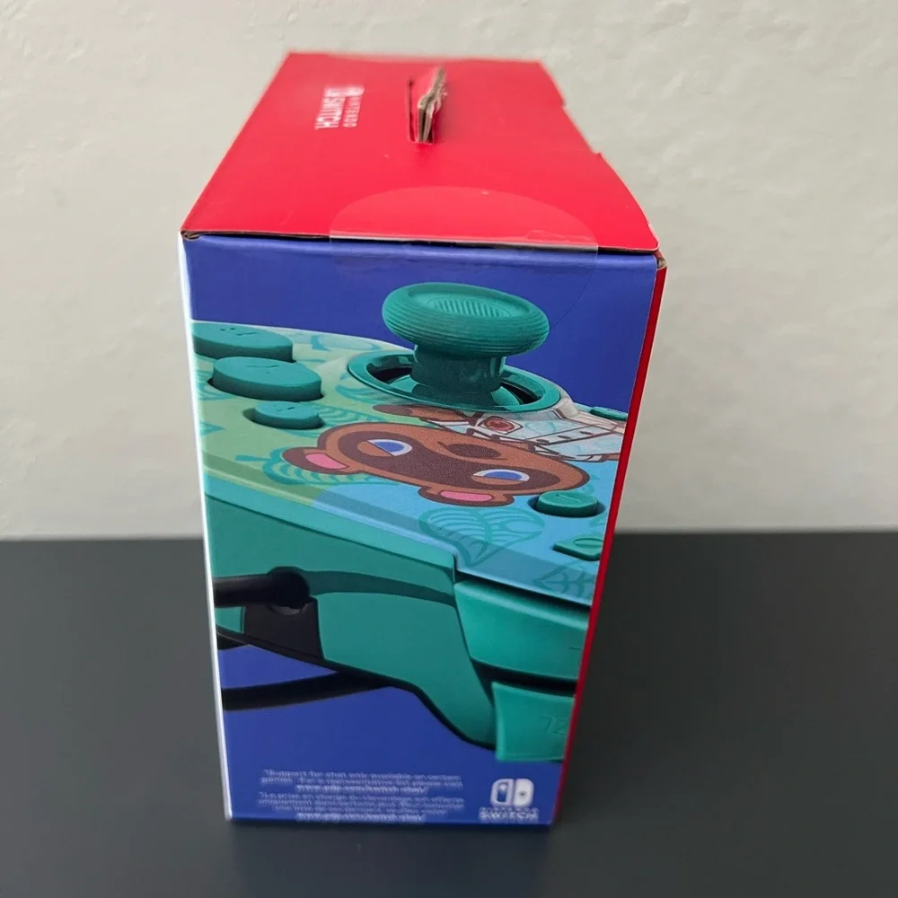 Nintendo Switch Animal Crossing Face off Deluxe+ Audio Wired Controller